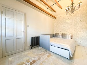 Photo 16- click for photo gallery